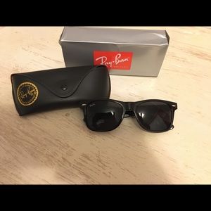 Ray-Ban Wayfarer Sunglasses